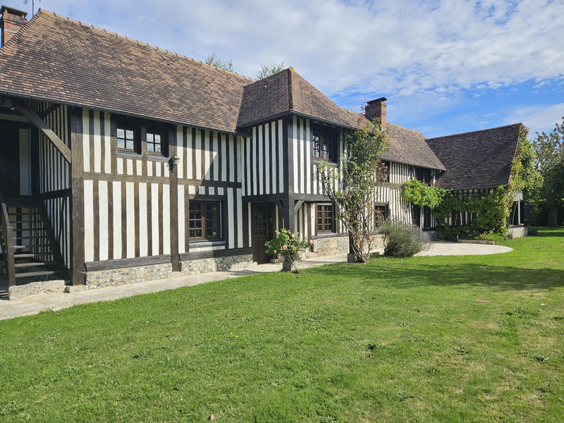 Maison - 260 m² - 8 pièces