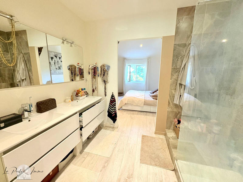 Mas - 210 m² - 5 pièces