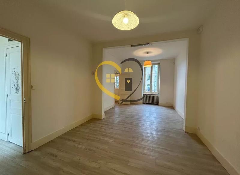 Maison - 99 m² - 6 pièces