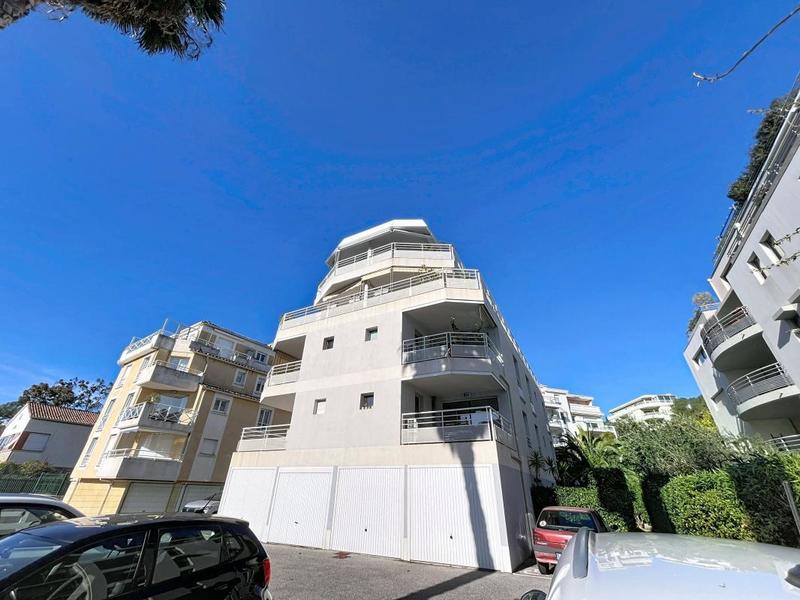 Appartement - 98 m² - 3 pièces