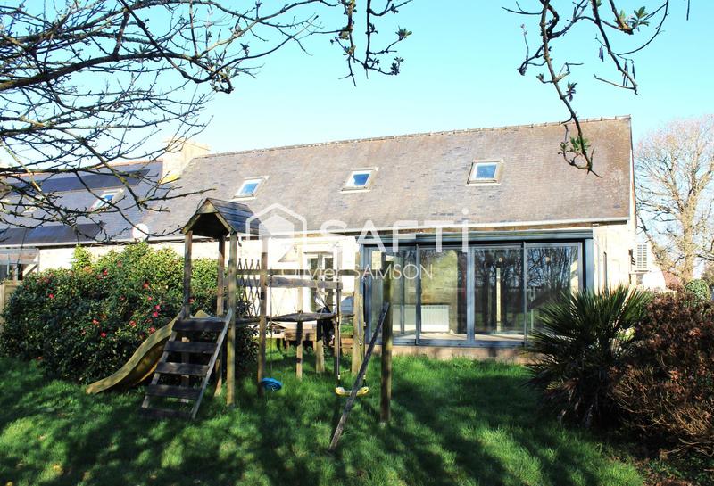 Maison - 200 m² - 8 pièces