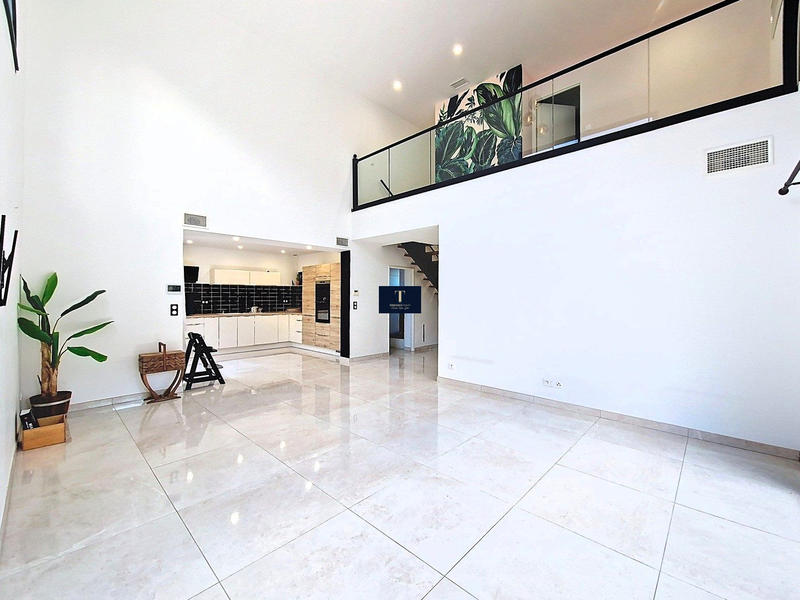 Maison contemporaine - 134 m² - 6 pièces