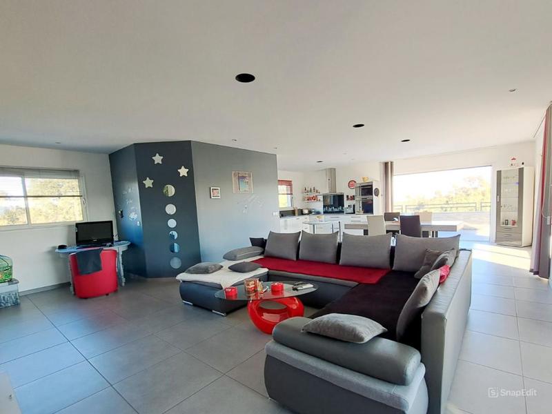 Maison - 250 m² - 9 pièces