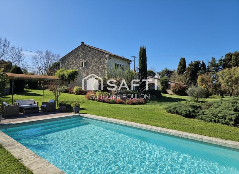 Maison - 432 m² - 9 pièces