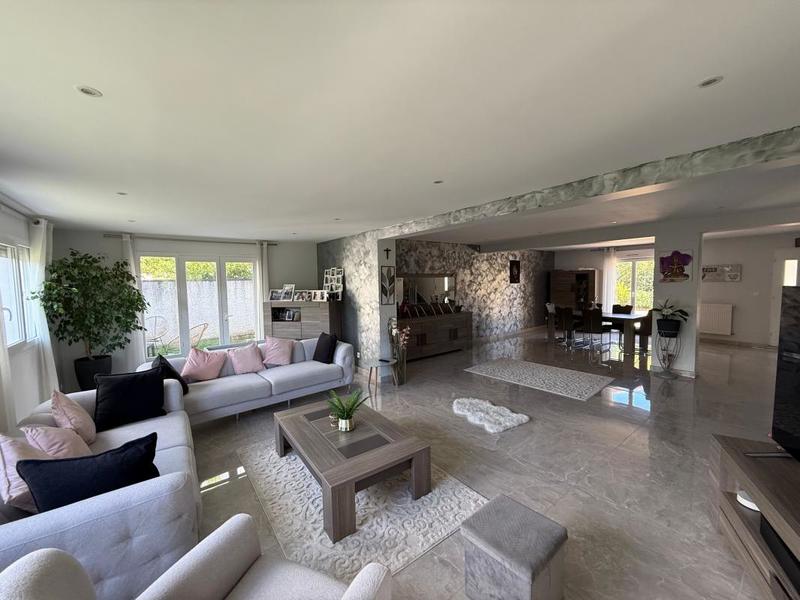 Maison - 160 m² - 5 pièces