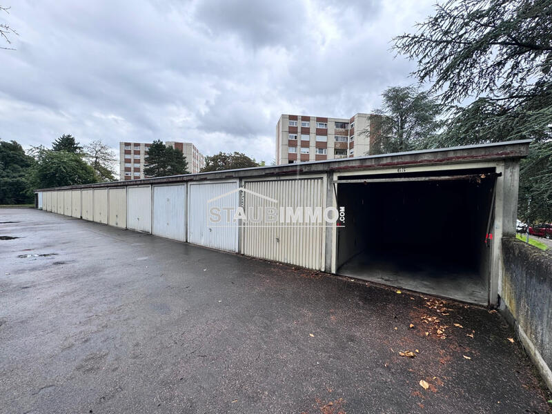 Parking / Garage - 13 m²