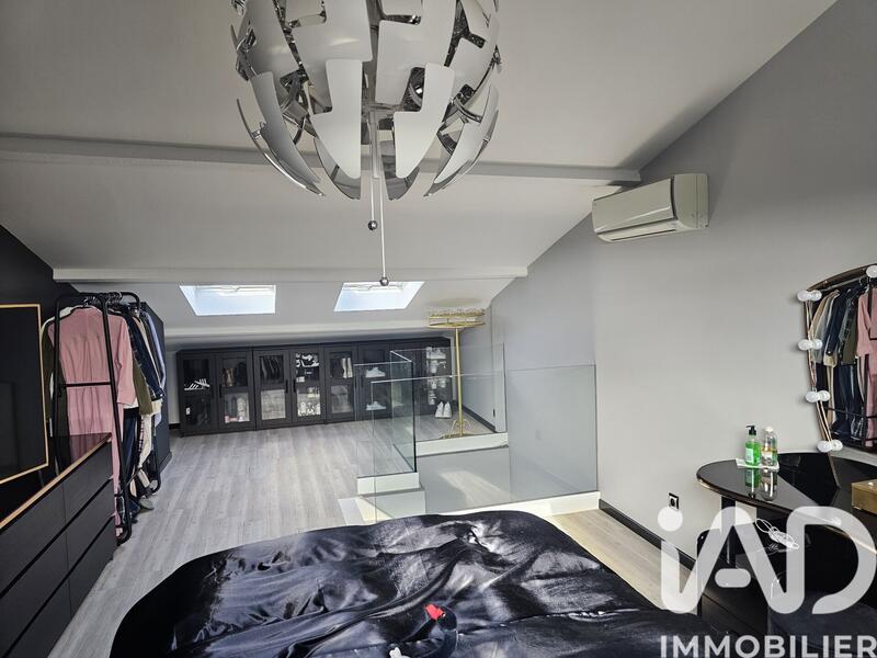 Maison - 143 m² - 5 pièces