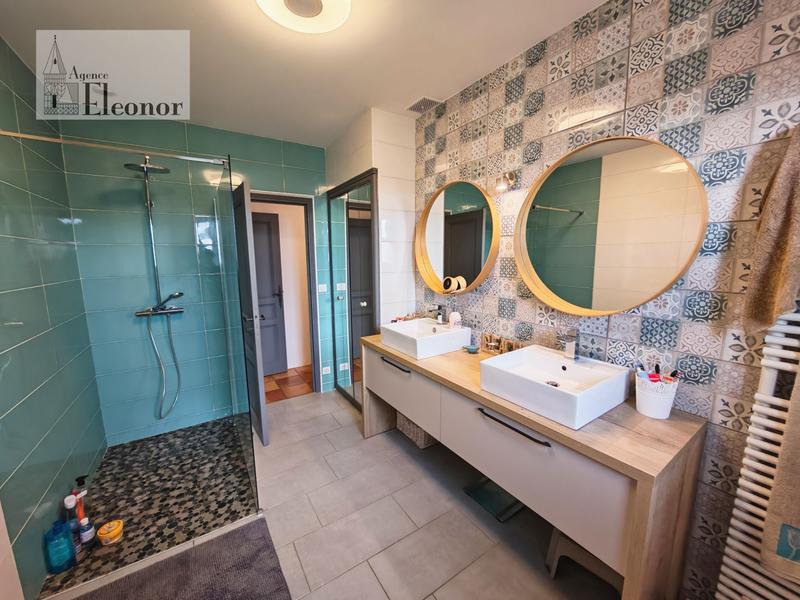 Maison ancienne - 231 m² - 10 pièces