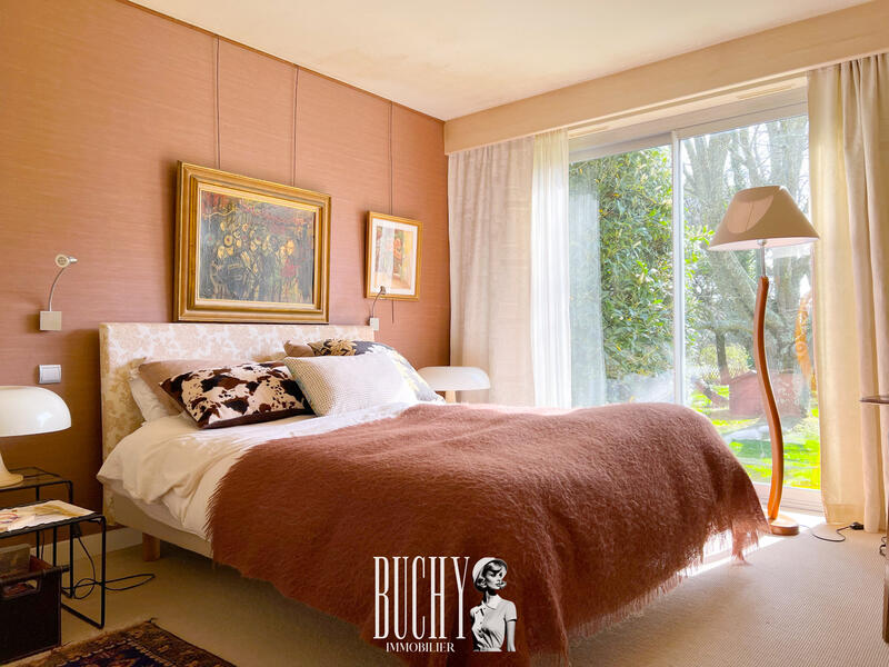 Maison - 214 m² - 7 pièces