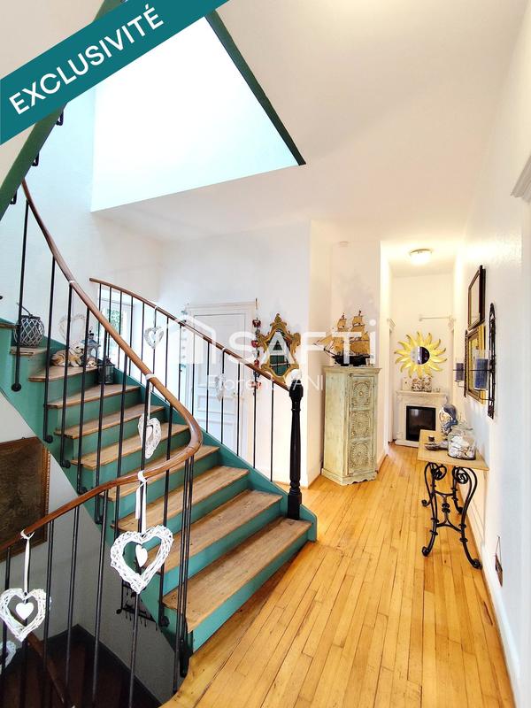 Maison - 213 m² - 6 pièces