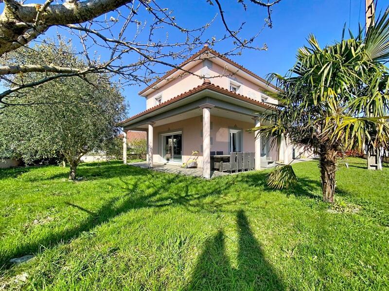 Maison - 140 m² - 5 pièces