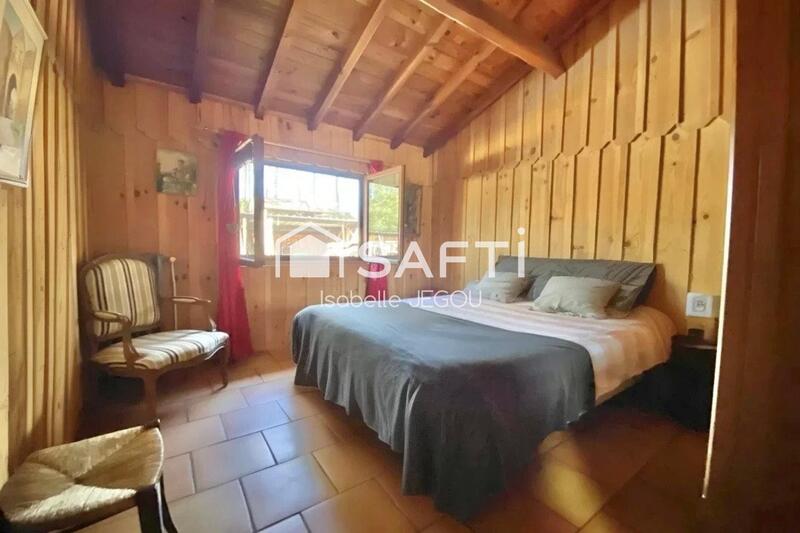 Villa - 220 m² - 8 pièces