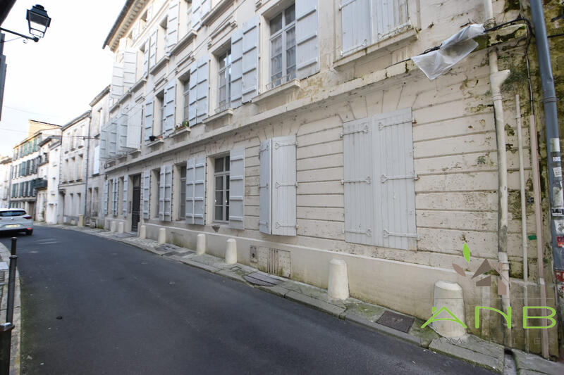 Appartement - 140 m² - 7 pièces