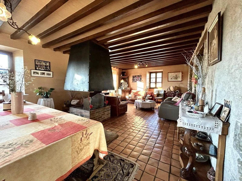 Maison - 204 m² - 6 pièces