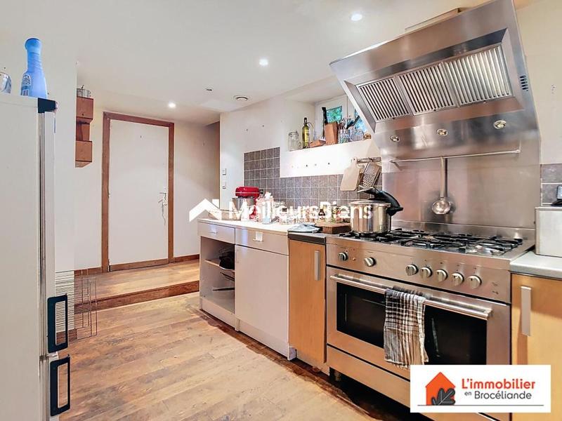 Propriété - 324 m² - 9 pièces