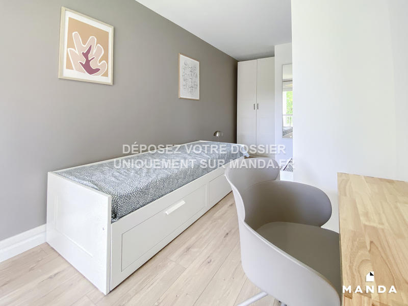Chambre - 9 m² - 5 pièces