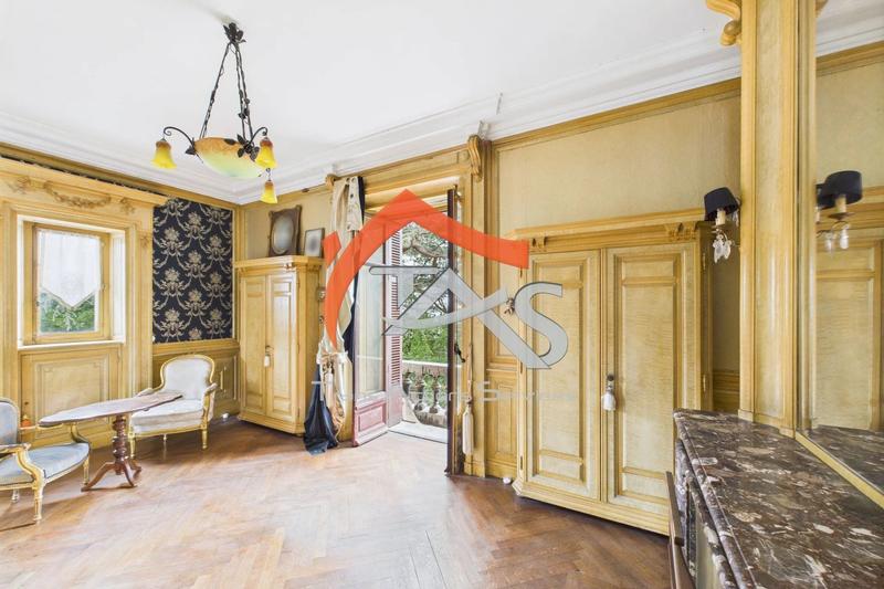 Appartement - 166 m² - 5 pièces