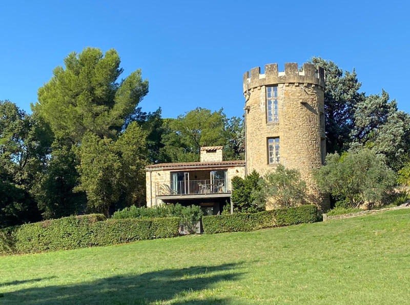 Château - 120 m² - 3 pièces