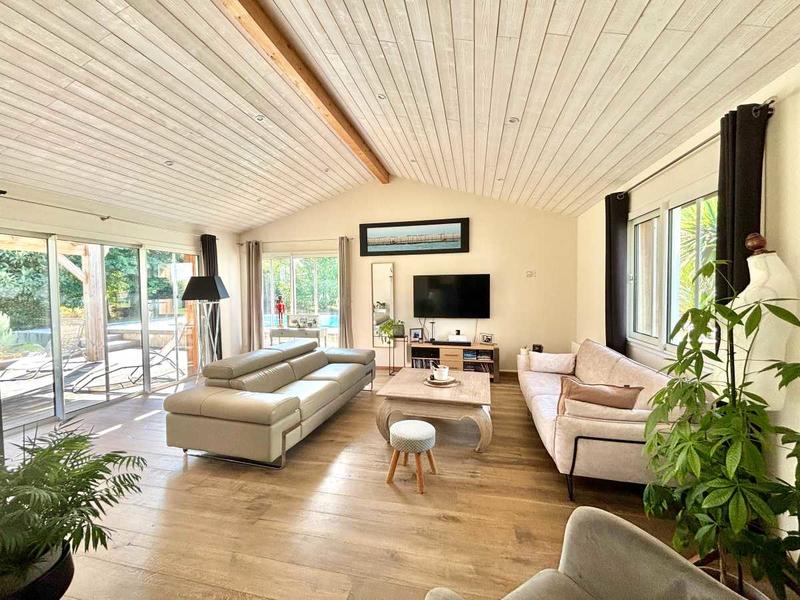 Maison - 146 m² - 6 pièces