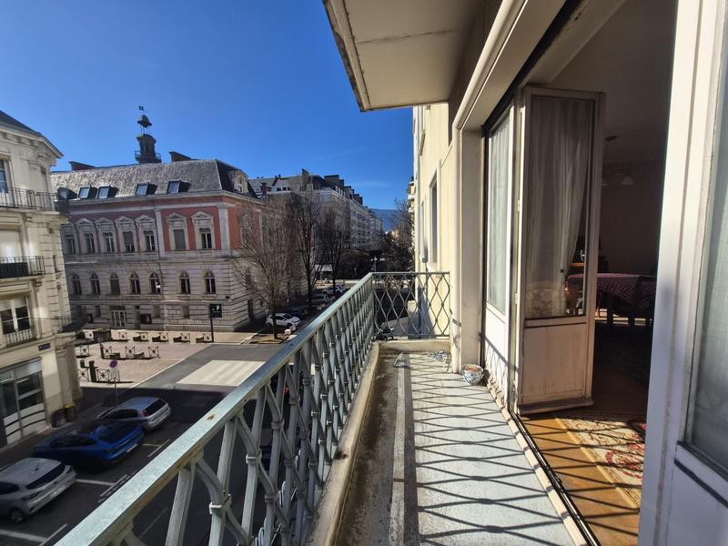 Appartement - 96 m² - 3 pièces