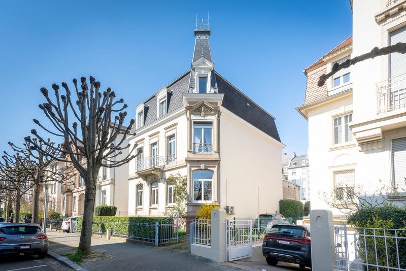 Maison bourgeoise - 357 m² - 9 pièces