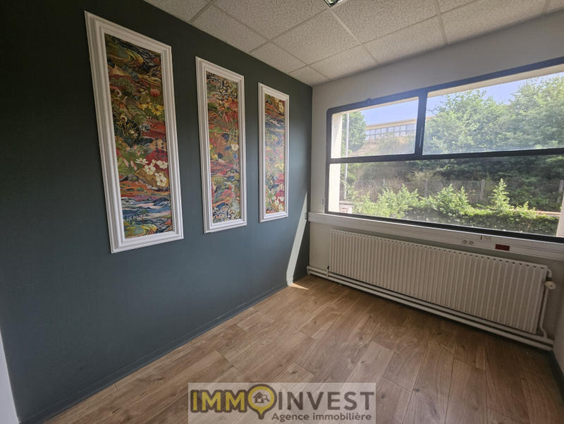 Bureau - 121 m² - 9 pièces