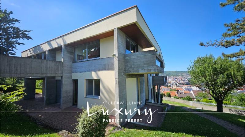 Maison d'architecte - 237 m² - 10 pièces