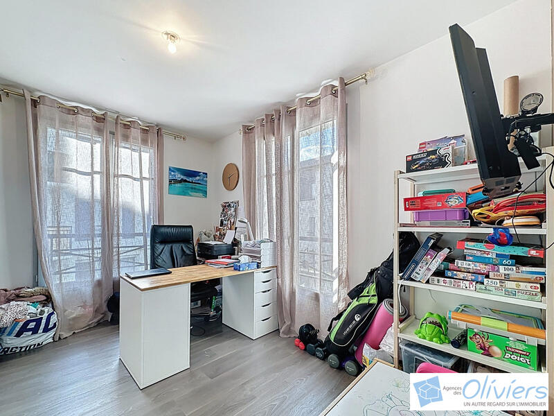 Appartement - 90 m² - 4 pièces