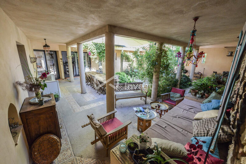 Maison ancienne - 500 m² - 13 pièces