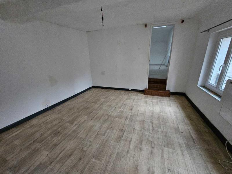 Maison - 185 m² - 8 pièces