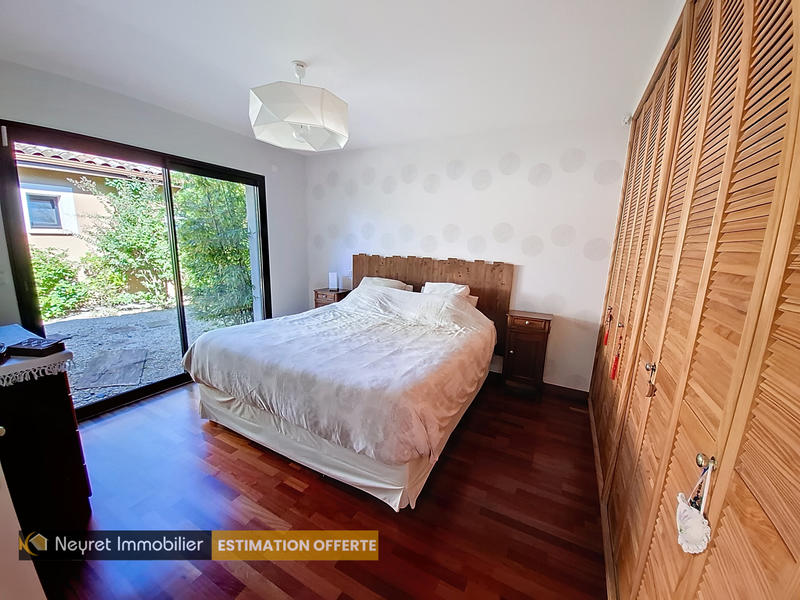 Maison - 308 m² - 10 pièces