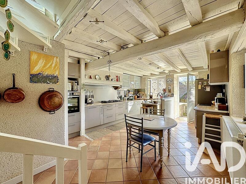 Maison - 272 m² - 10 pièces