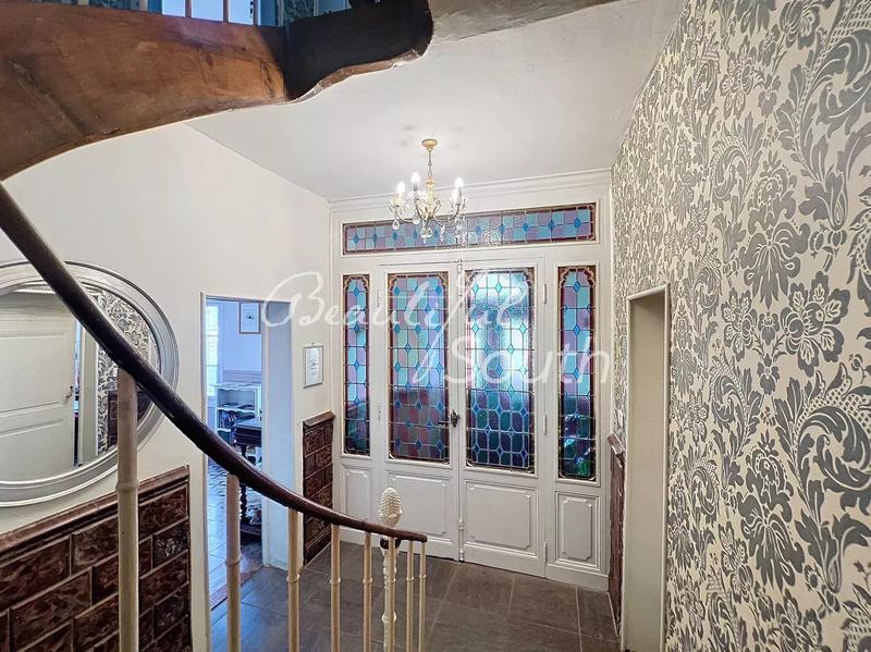 Maison chambre d'hôtes - 212 m² - 8 pièces