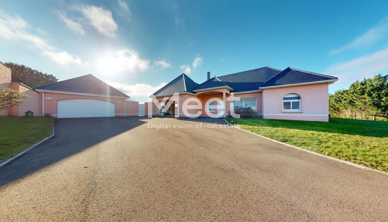 Maison - 300 m² - 8 pièces