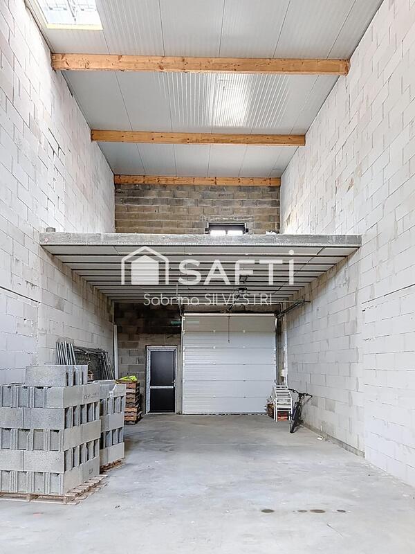 Local commercial - 120 m² - 1 pièce