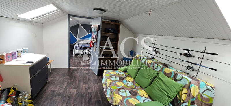 Maison - 177 m² - 8 pièces