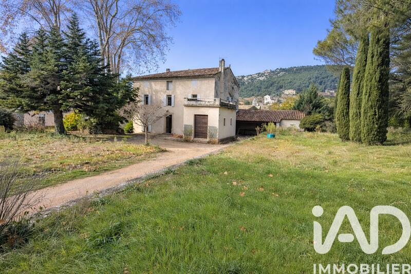 Maison - 245 m² - 12 pièces