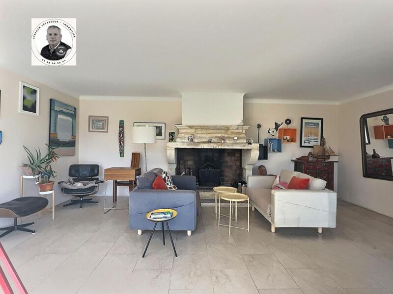 Maison - 217 m² - 7 pièces