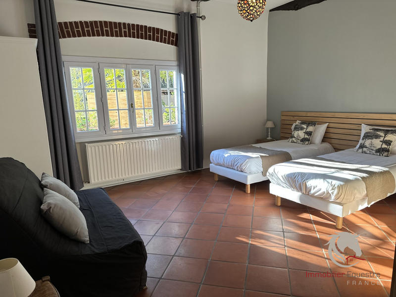 Maison - 530 m² - 21 pièces