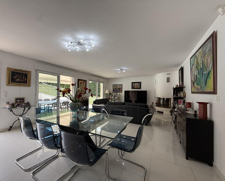 Maison - 200 m² - 6 pièces