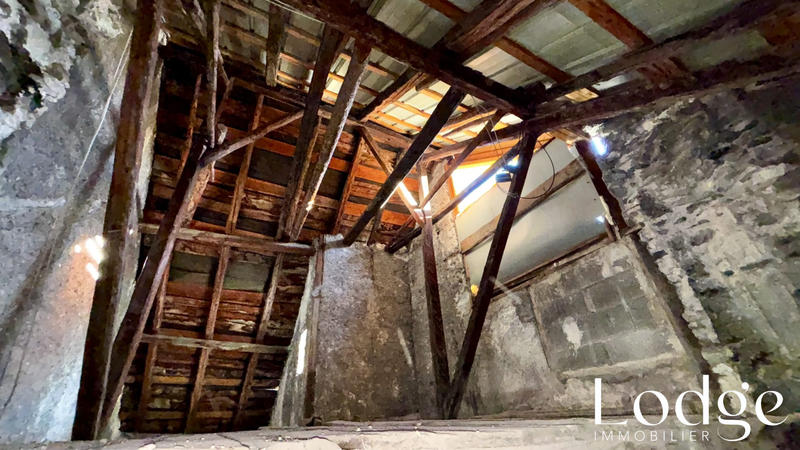 Appartement - 100 m² - 5 pièces