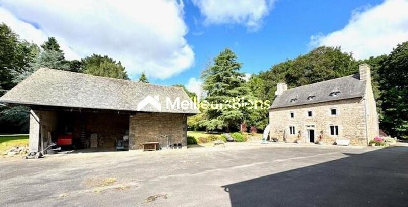 Propriété - 192 m² - 12 pièces