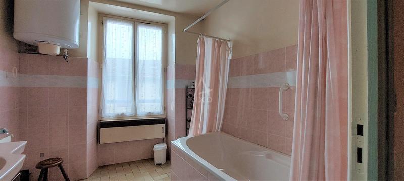 Maison - 255 m² - 7 pièces