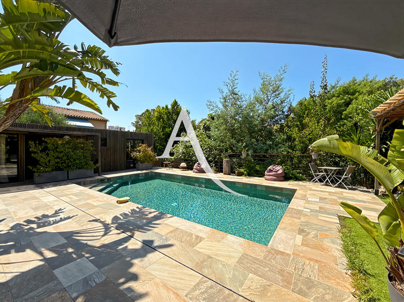 Maison - 201 m² - 5 pièces