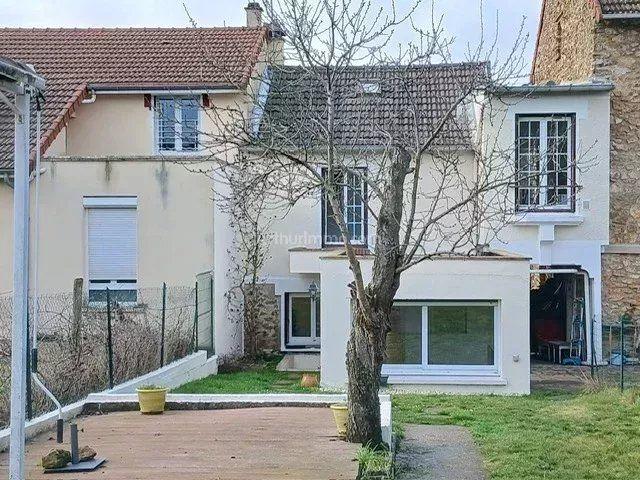 Maison - 90 m² - 5 pièces