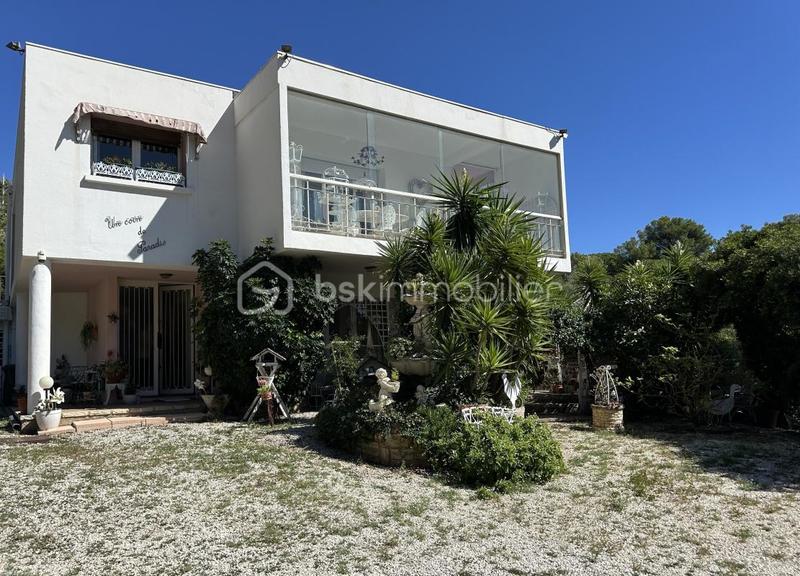 Villa - 208 m² - 7 pièces