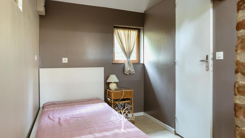 Propriété - 390 m² - 7 pièces