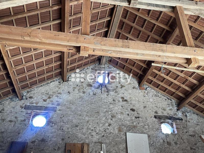 Demeure - 243 m² - 6 pièces