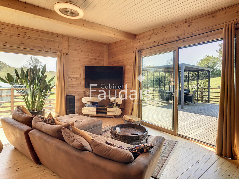 Propriété - 147 m² - 6 pièces