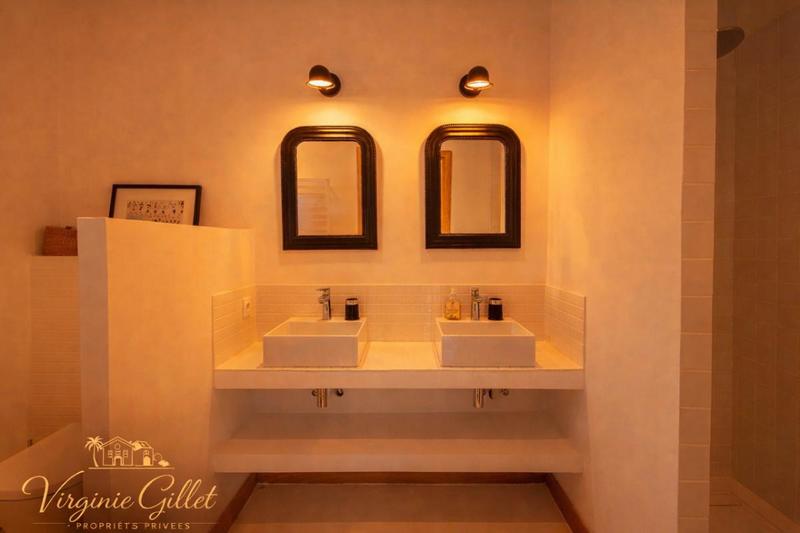 Villa - 200 m² - 6 pièces